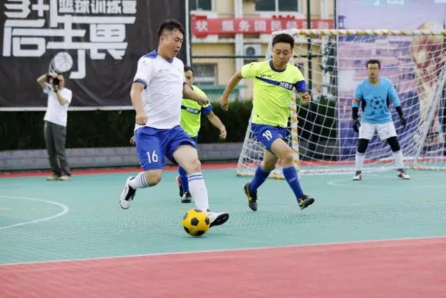 东契奇32+6+9小卡复出15分 独行侠险胜快船1-1