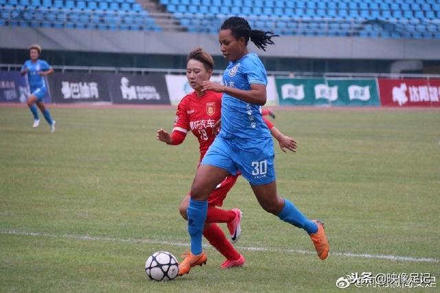 意甲女排斯坎迪奇3-2挫米兰升至第2 安娃独揽34分